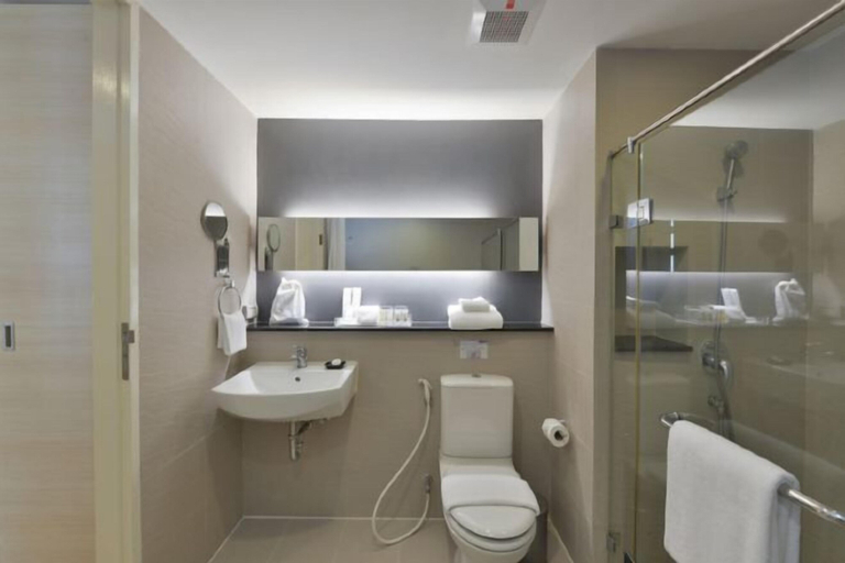 Bathroom 4