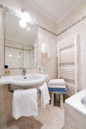 Bathroom 9