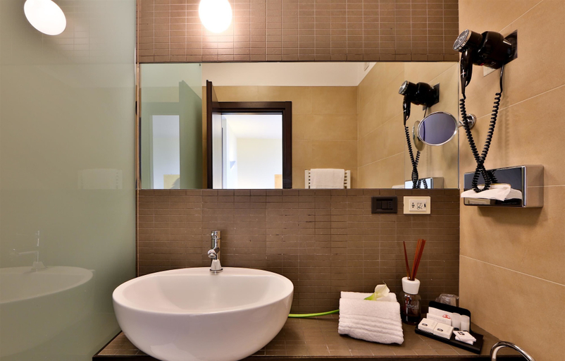 Bathroom 5, Best Western Plus Hotel Farnese, Parma