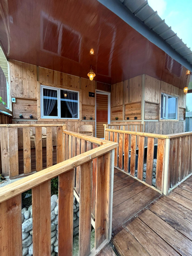 Exterior & Views 23