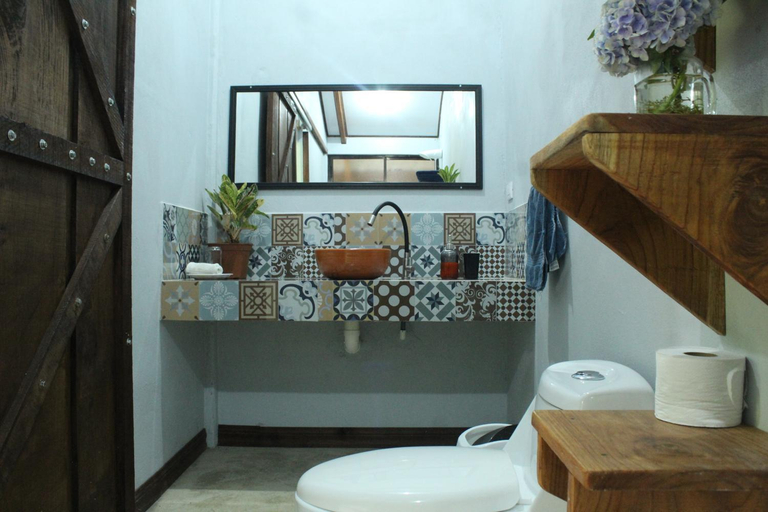 Bathroom 2, Cecropia Ecolodge, San Ramón