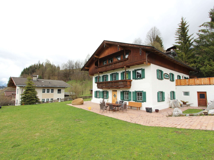 Exterior & Views, Vintage Apartment With Sauna in Hopfgarten, Kitzbühel