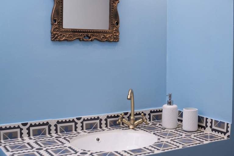 Bathroom 3, Frida's Apartment, Crete
