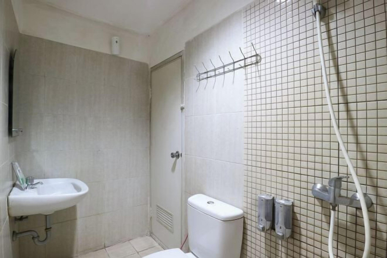Bathroom 25