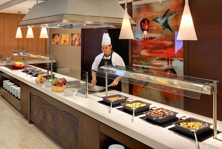 Food & Drinks 4, Hotel Duo, Praha 8