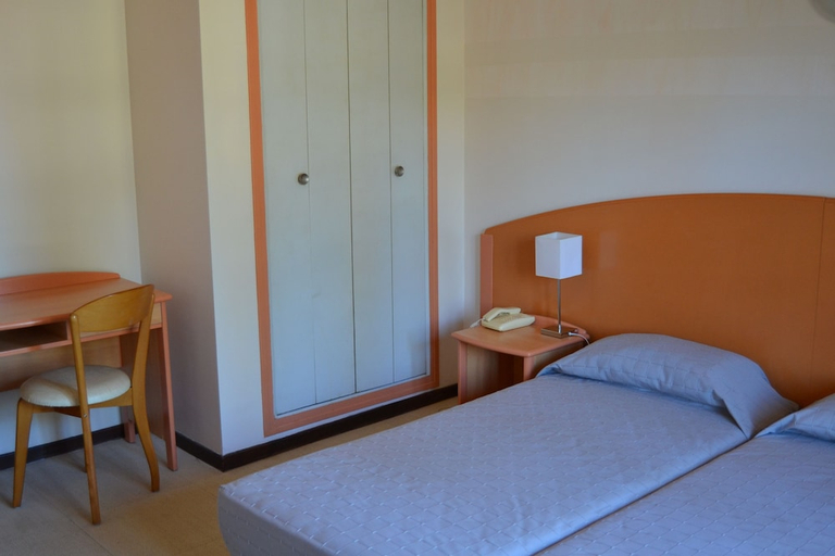Bedroom 2, Hotel Cyrnea, Haute-Corse