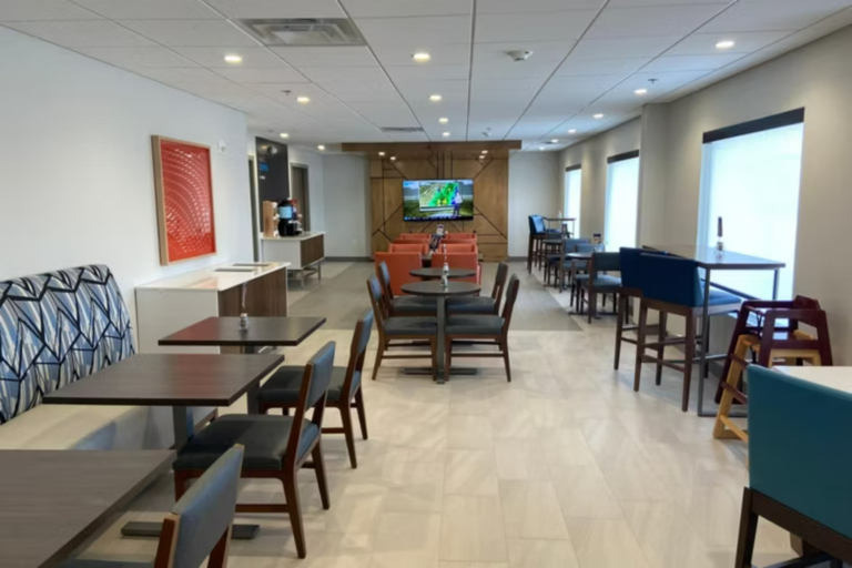 Food & Drinks 5, Holiday Inn Express & Suites ELYRIA, Lorain