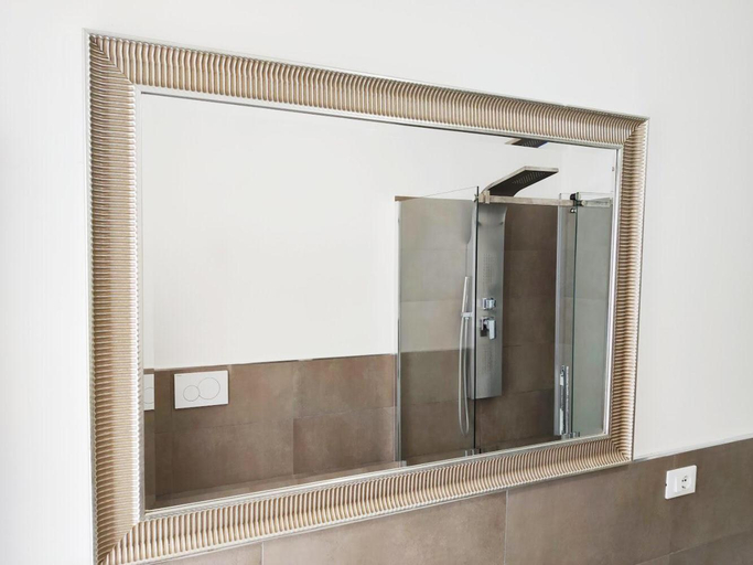 Bathroom 15