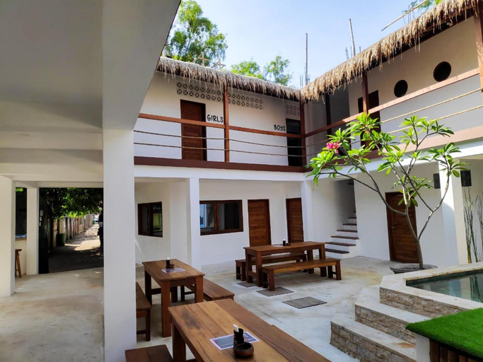 Public Area, Gili Pirates, Lombok