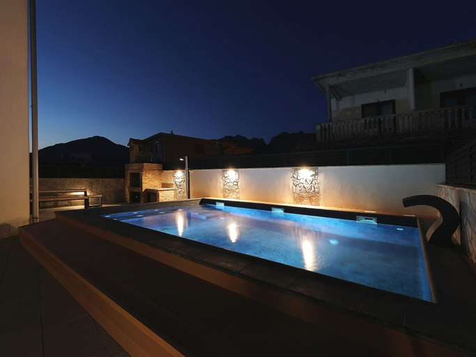 Sport & Beauty, Serene Villa in Seline With Private Swimming Pool, Starigrad