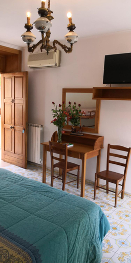 Bedroom 1, Villaggio "Camping Pompei" Bungalow, Napoli
