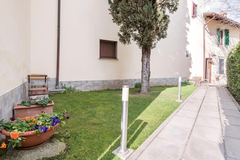 DaLu Florence apartment Davide - private car park 15 minutes to the city center, Florence