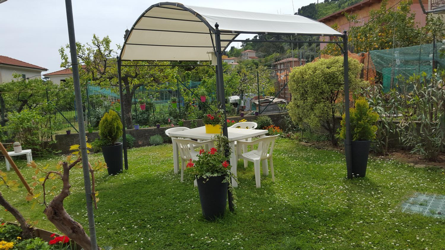 Others 5, da Marinella, Imperia