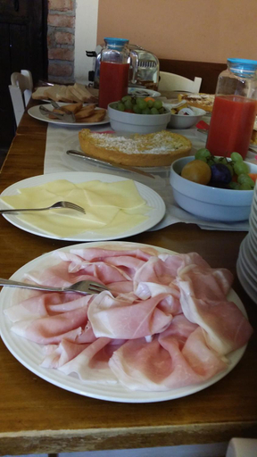 Food & Drinks