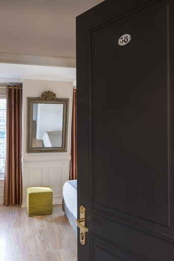 Bathroom 5, Hotel de la Porte Dorée, Paris