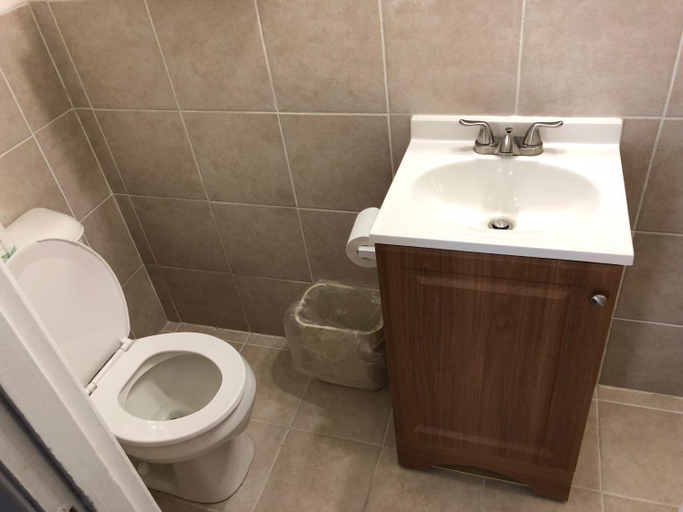 Bathroom 3, Sun N Snow Hotel, Wexford