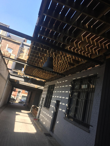Exterior 6
