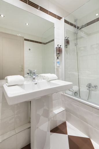 Bathroom 3, Hotel Charlemagne by Happyculture, Rhône
