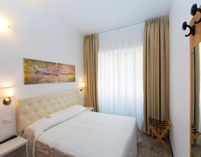 Hotel Maine, Savona