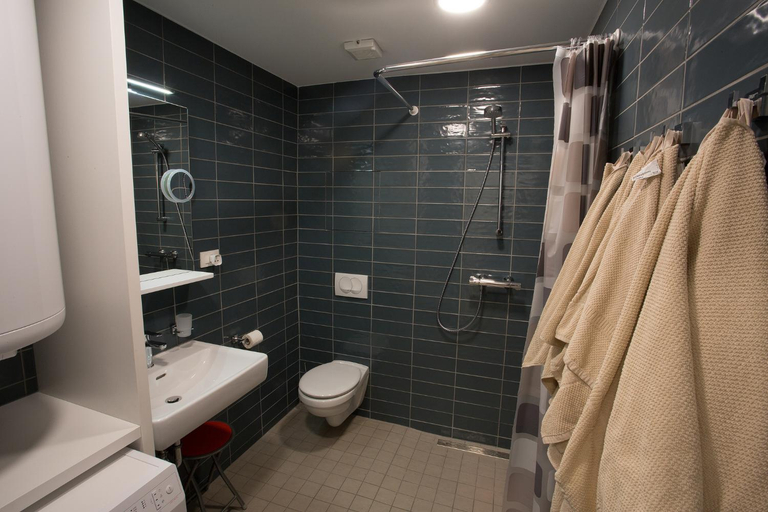 Shower 4, Downtown beach apartments, Umag
