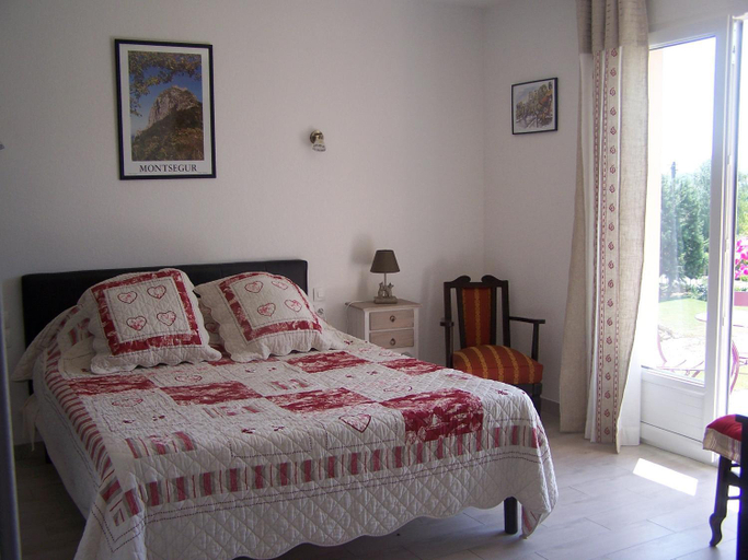 Bedroom 2, Aux 4 Saisons, Ariège