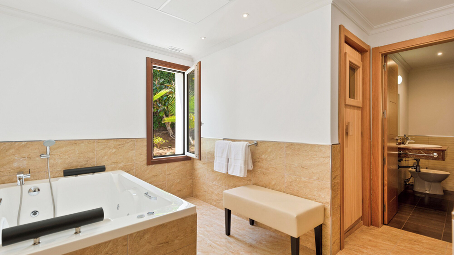Bathroom 5, Villa Marina, Málaga