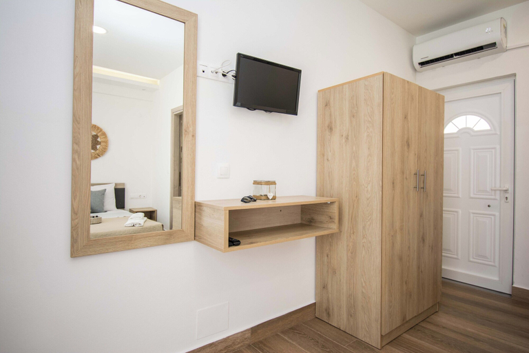 Bathroom 5, Michalianna suites, Crete