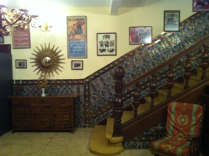 Others 5, Hostal Paracuellos, Madrid