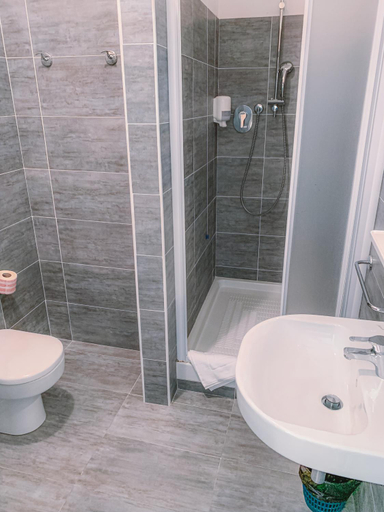 Bathroom 2, Hotel President's, Pesaro E Urbino