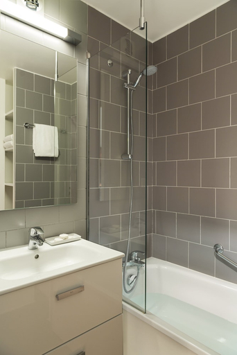 Bathroom 3, Citadines Presqu'île Lyon, Rhône