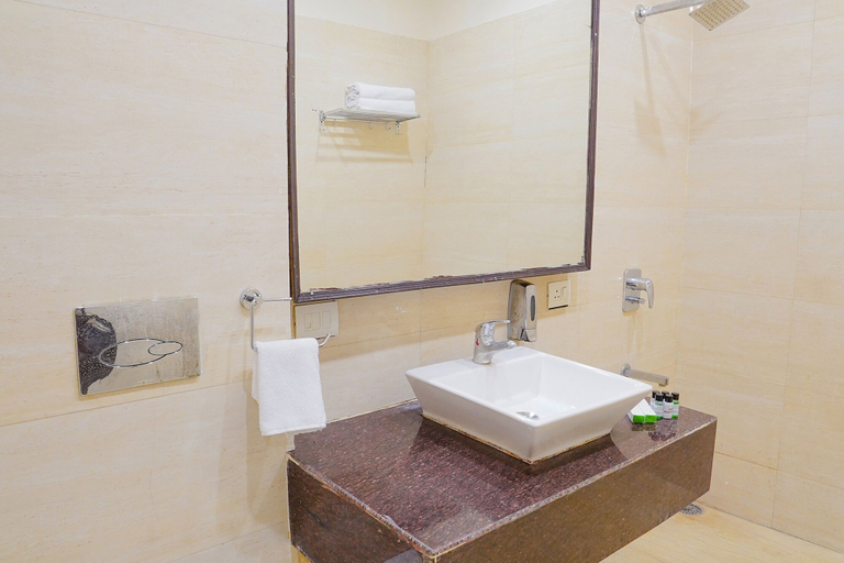 Bathroom 3, Fabhotel Polovictory Palace, Jaipur