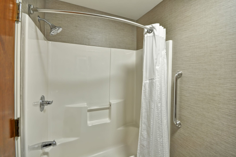 Bathroom 10