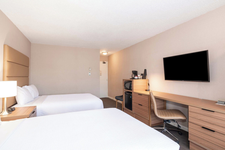 Bedroom 3, Sandman Hotel Terrace, Kitimat-Stikine