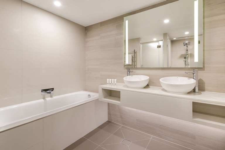 Bathroom 14