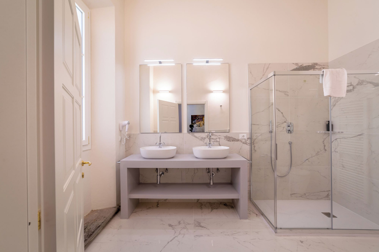 Bathroom 5, Palazzo Salviati Quaratesi, Florence