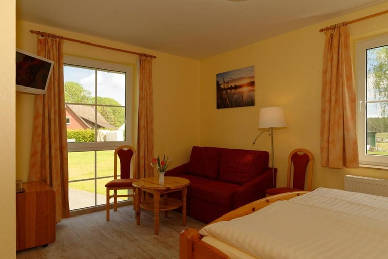 Bedroom 3, Landhotel Am Peetscher See, Mecklenburgische Seenplatte