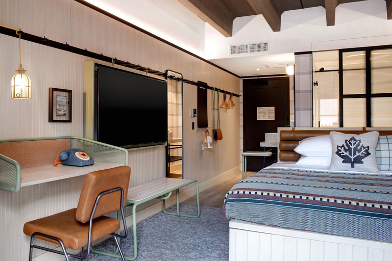 Bedroom 3, Moxy Banff, Division No. 15