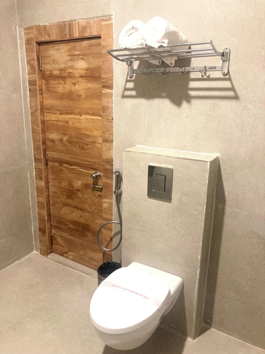 Bathroom 4, Hotel Silver Oak, Bilaspur