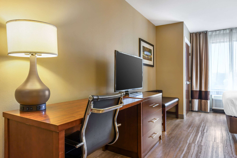 Others 4, Comfort Inn & Suites at CrossPlex Village, Jefferson
