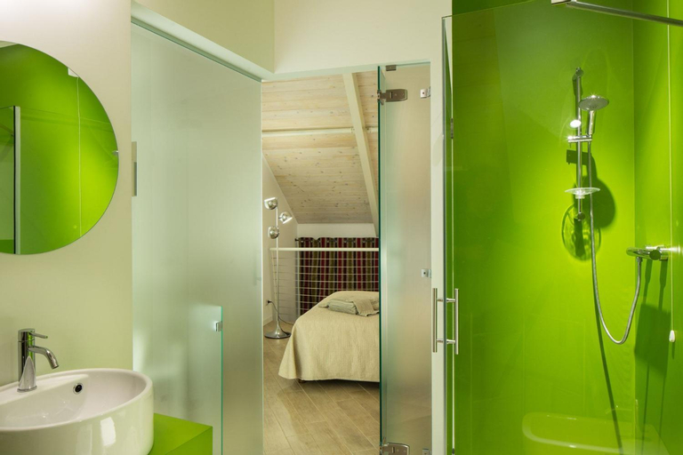 Bathroom 11