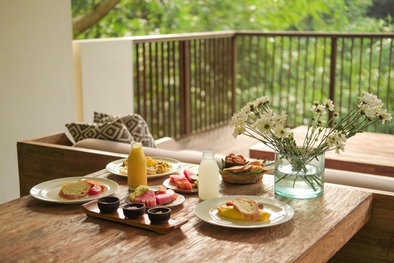 Food & Drinks 15
