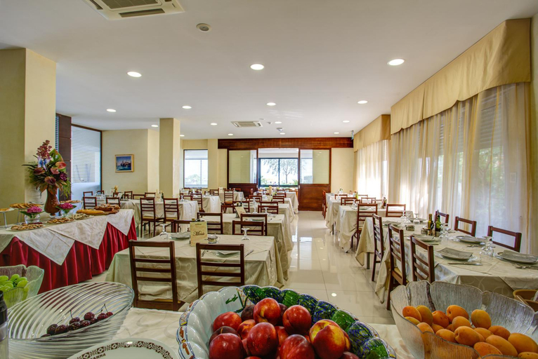 Others 5, Hotel Deanna, Rimini