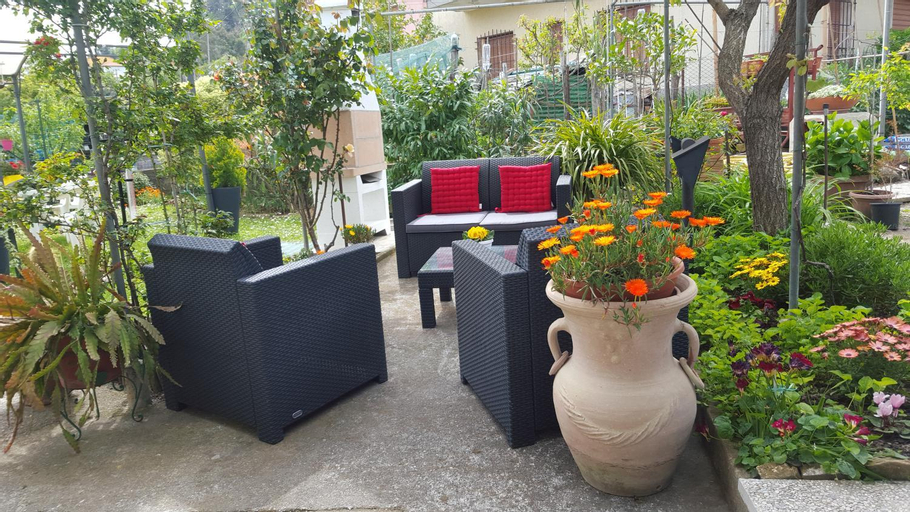 Others 4, da Marinella, Imperia