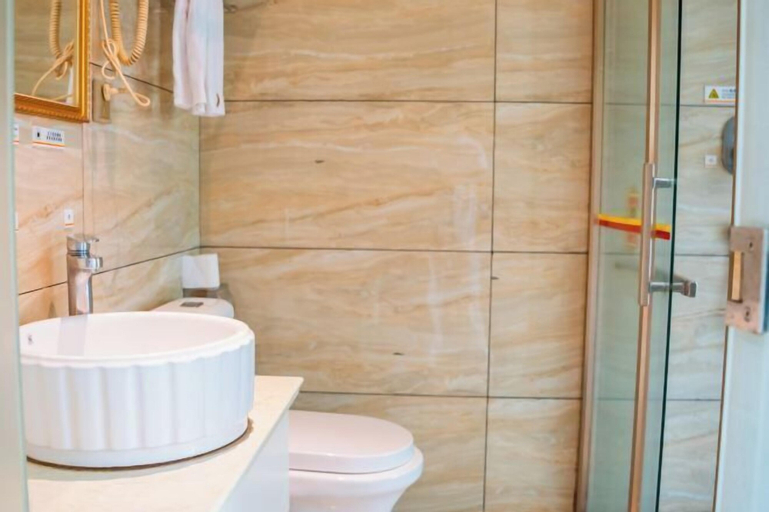 Bathroom 8