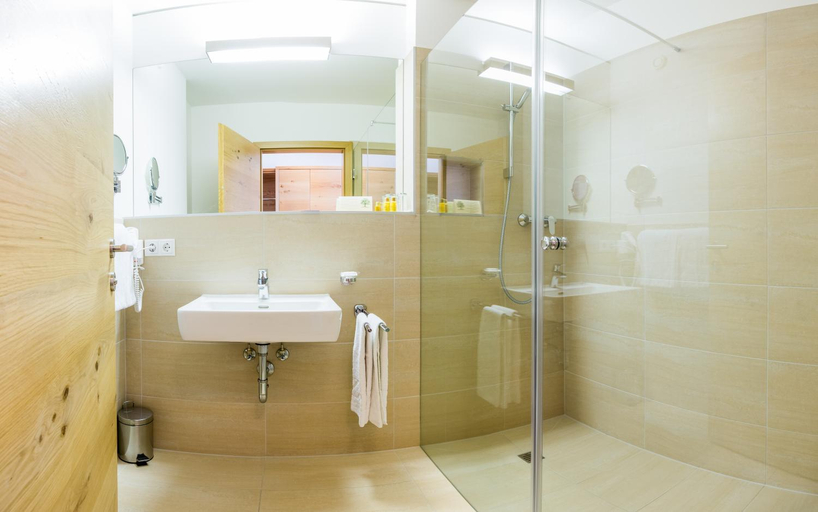 Bathroom, Lizum 1600 | Kompetenzzentrum Snowsport Tirol, Innsbruck Land