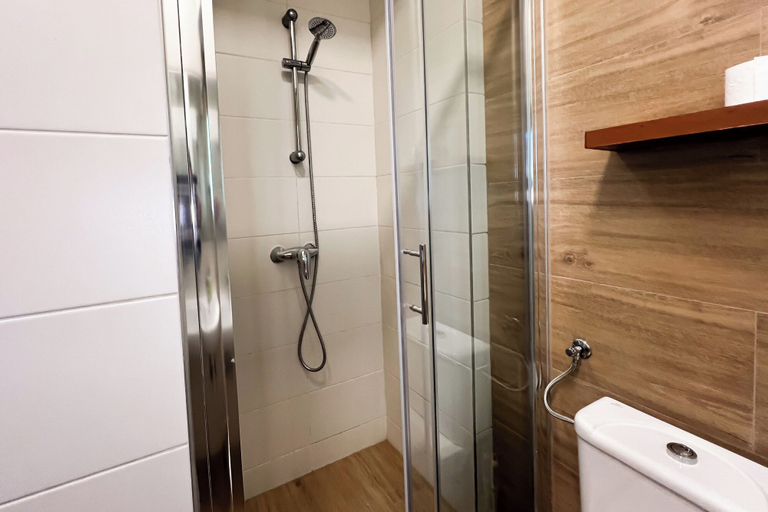 Bathroom 4, Adriatic Resort Apartments, Dubrovnik
