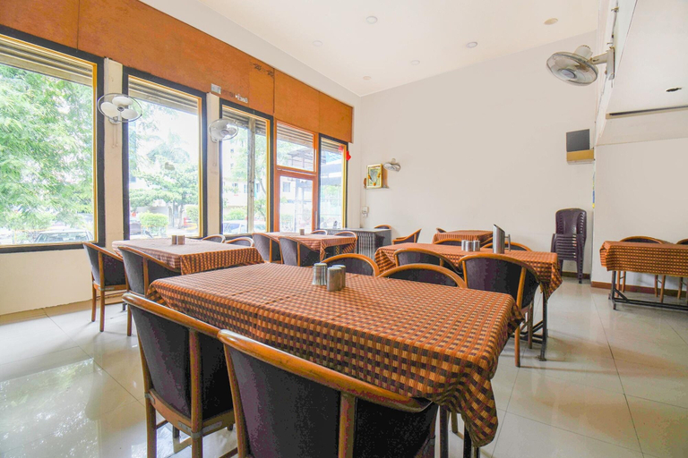 Food & Drinks 4, Fabhotel Shagun Executive, Aurangabad