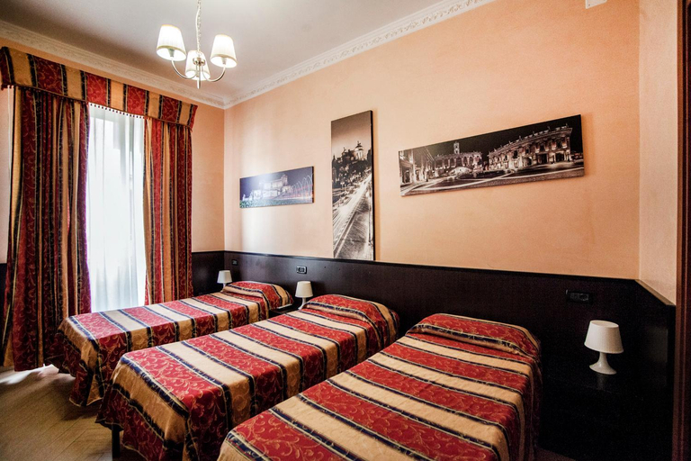 Bedroom 2, Funny Holiday, Rome