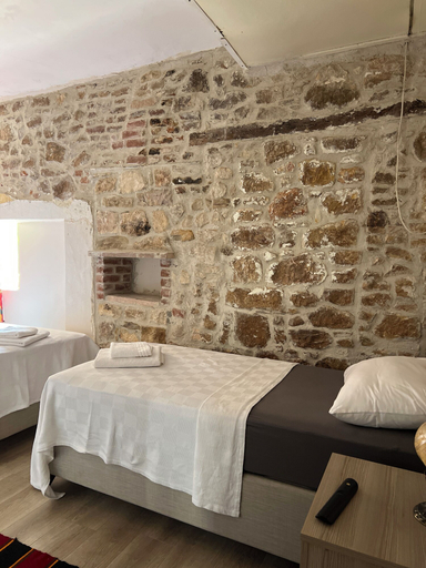 Bedroom 2, Sekercigiller Konuk Evi, Ayvalık