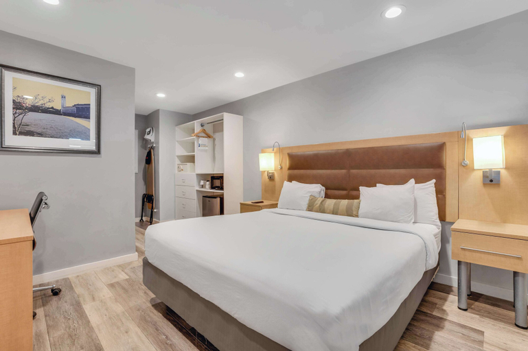 Bedroom 15